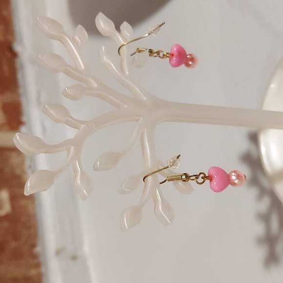 Children's Fashion Heart Necklace,  Earrings,  and Bracelet Set - Picture 11 of 12